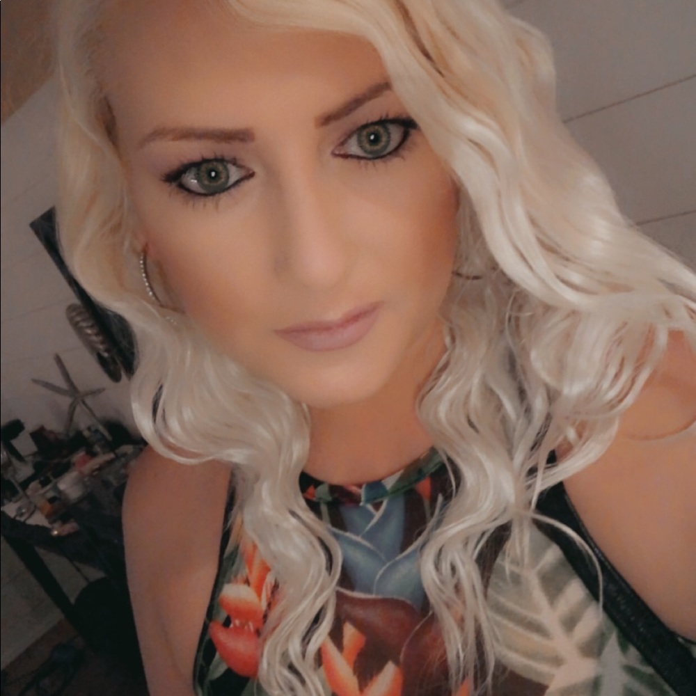 Meet your Posher, Ashley